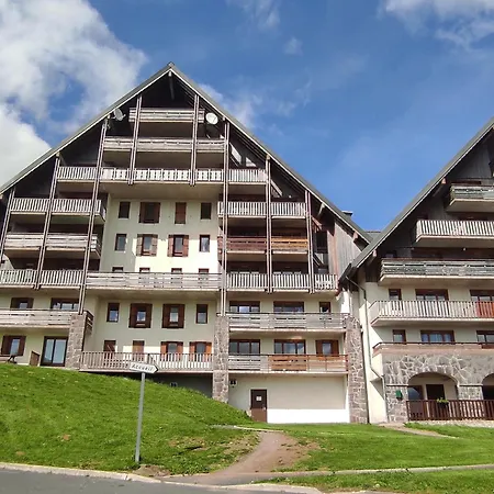 Cosy Avec Piscine Privee Et Parking A Super-besse - Fr-1-814-163 *