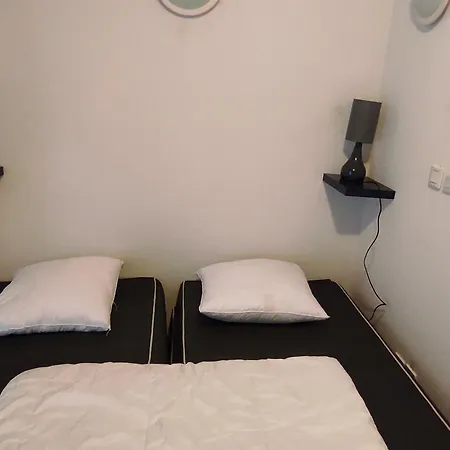 Cosy Avec Piscine Privee Et Parking A Super-besse - Fr-1-814-163 * Vassiviere (Puy de Dome)