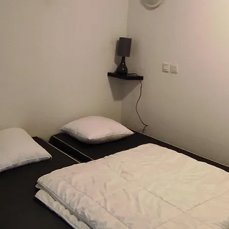Cosy Avec Piscine Privee Et Parking A Super-besse - Fr-1-814-163 סופר בס