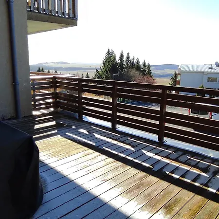Cosy Avec Piscine Privee Et Parking A Super-besse - Fr-1-814-163 סופר בס