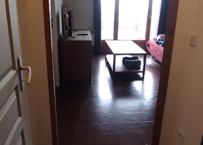 Cosy Avec Piscine Privee Et Parking A Super-besse - Fr-1-814-163 *