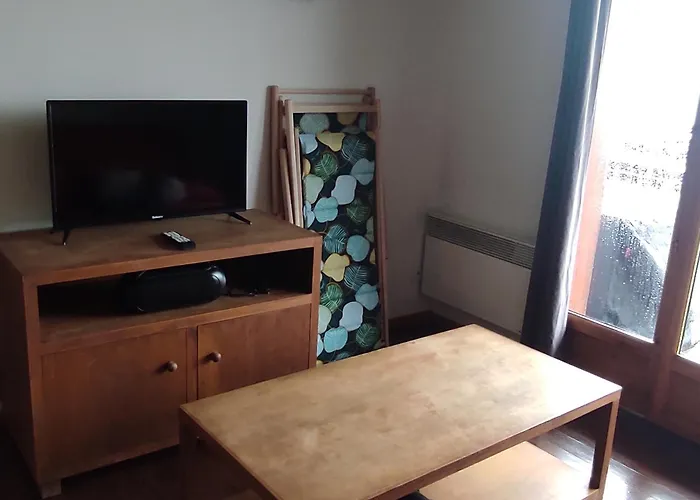 Cosy Avec Piscine Privee Et Parking A Super-besse - Fr-1-814-163 * Сюпер-Бес