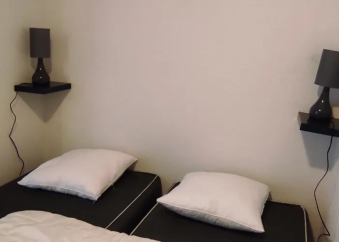 Апартаменты Cosy Avec Piscine Privee Et Parking A Super-besse - Fr-1-814-163