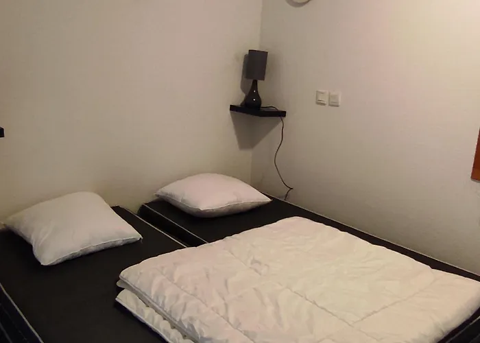 Cosy Avec Piscine Privee Et Parking A Super-besse - Fr-1-814-163 Сюпер-Бес