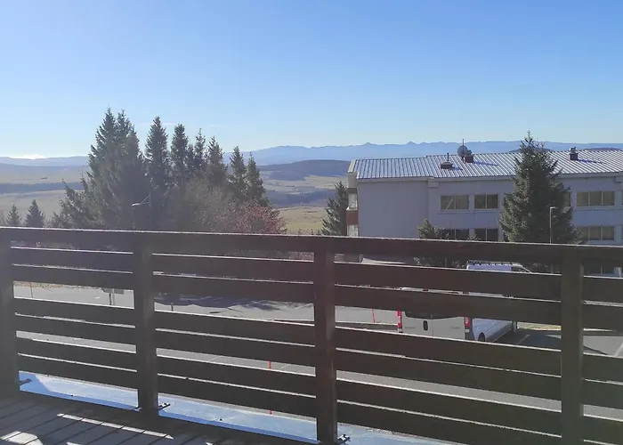 Cosy Avec Piscine Privee Et Parking A Super-besse - Fr-1-814-163