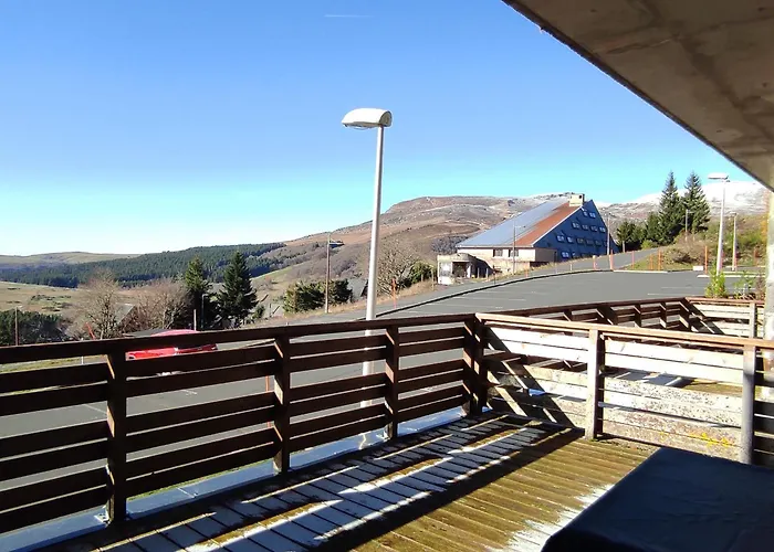 Апартаменты Cosy Avec Piscine Privee Et Parking A Super-besse - Fr-1-814-163